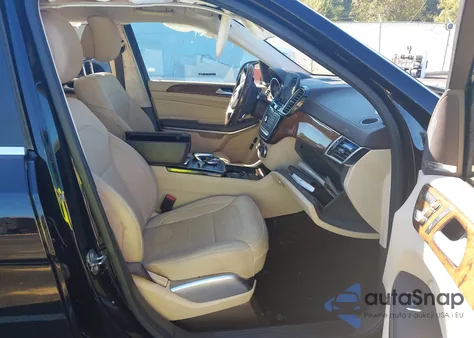 2018 Mercedes-Benz Gls 550 4Matic z USA, uszkodzony, nr VIN 4JGDF7DE9JB120220